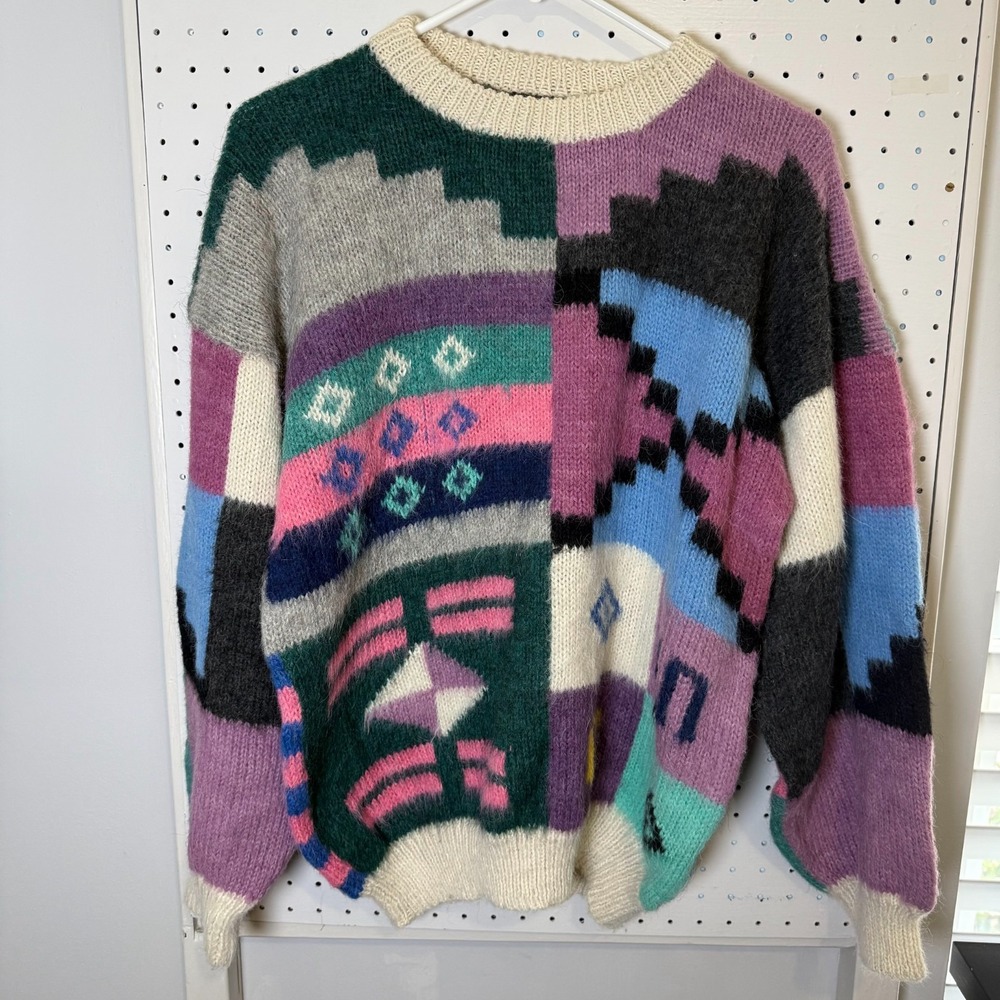 Vintage Sweater Multicolor Geometric Knit Crew Neck Pullover Cozy Classic Medium